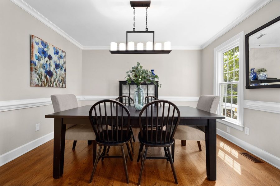 Chandelier Dining Room, interior design by Reynolds Interior Design