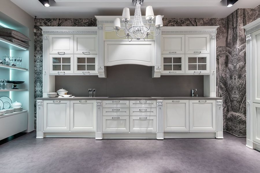 Traditional White Kitchen, interior design by Reynolds Interior Design